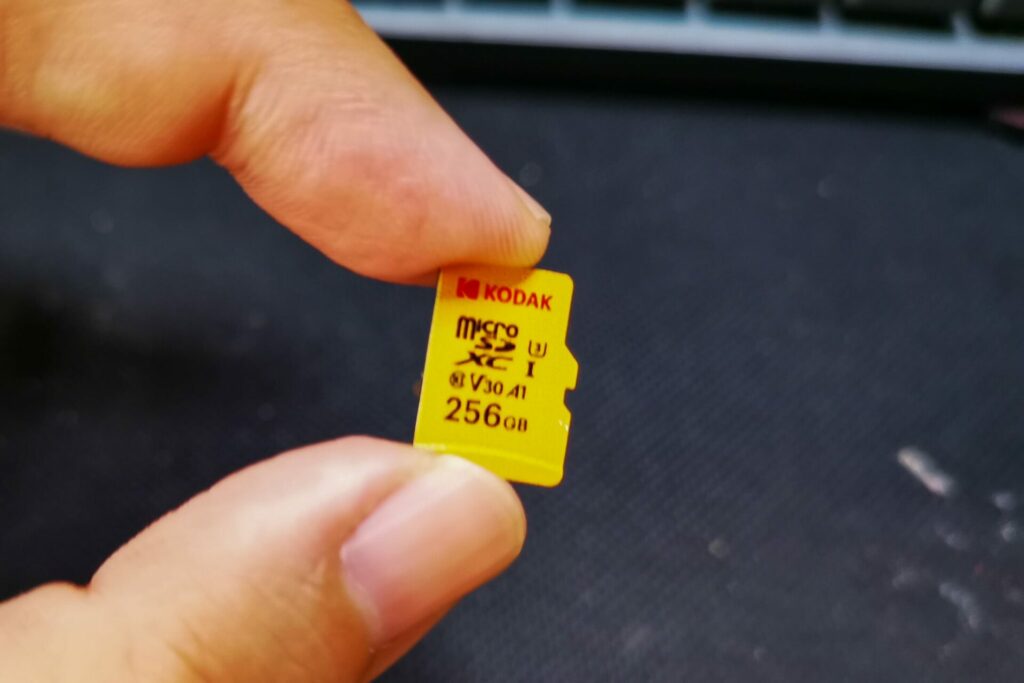 MicroSDカード本体