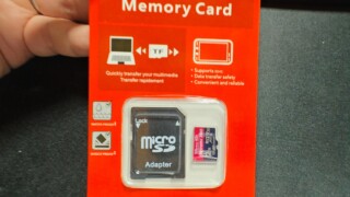 MicroSDカードのパッケージ