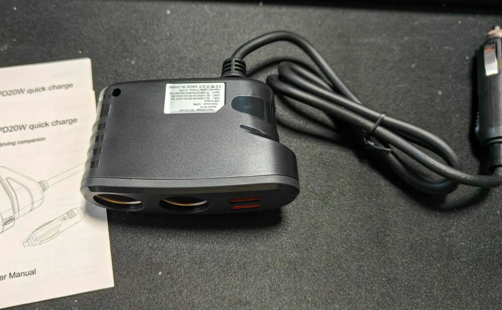 シガーソケット 2ポート分配器付き USBカーチャージャーの同梱品