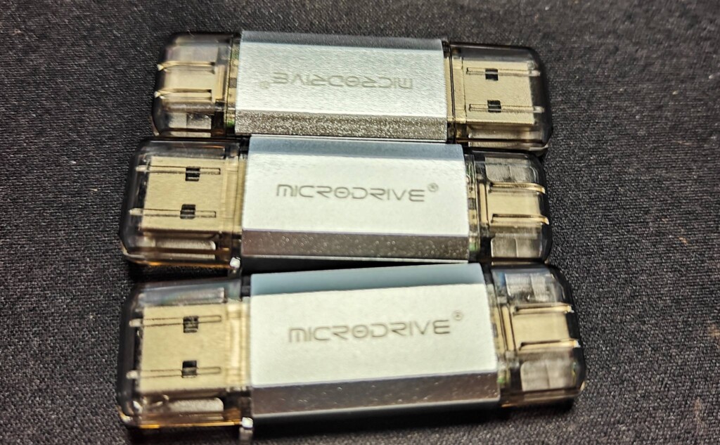 購入したUSBメモリ