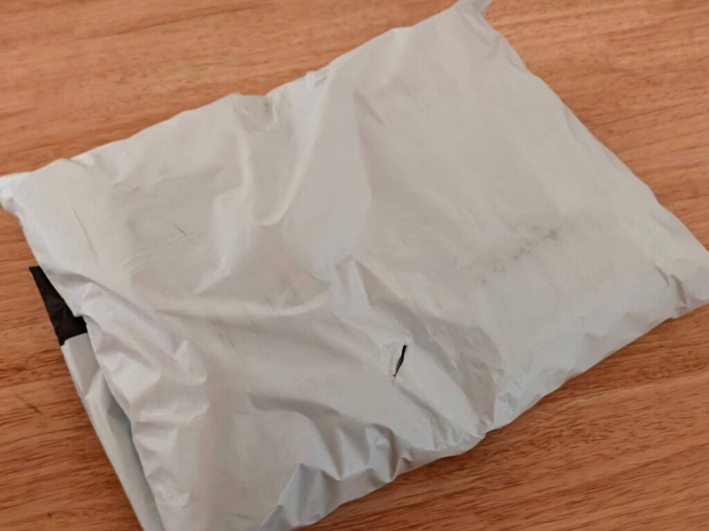 AliExpressの標準配送で届いたスマートフォン