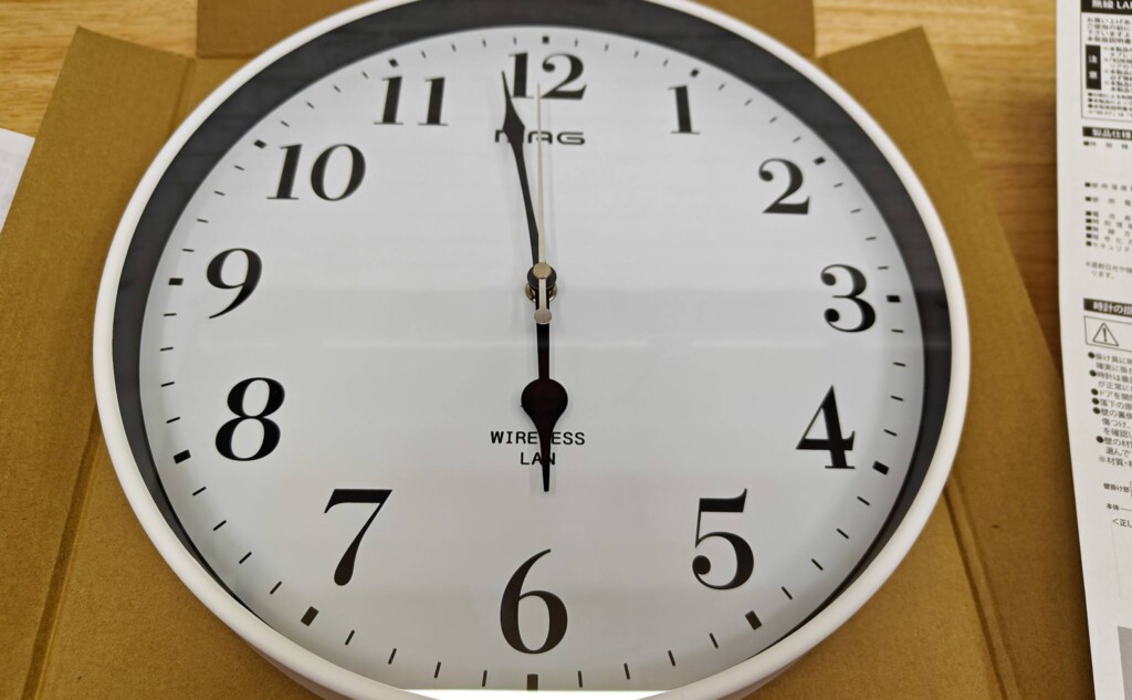 MAG-W819WHZが6時手前を指している