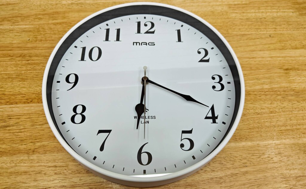 MAG-W819WHZが正確な時刻になった様子