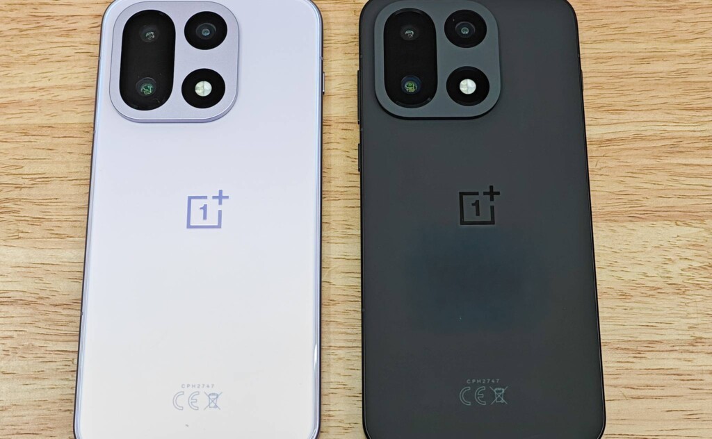 OnePlus15のパープルと黒色