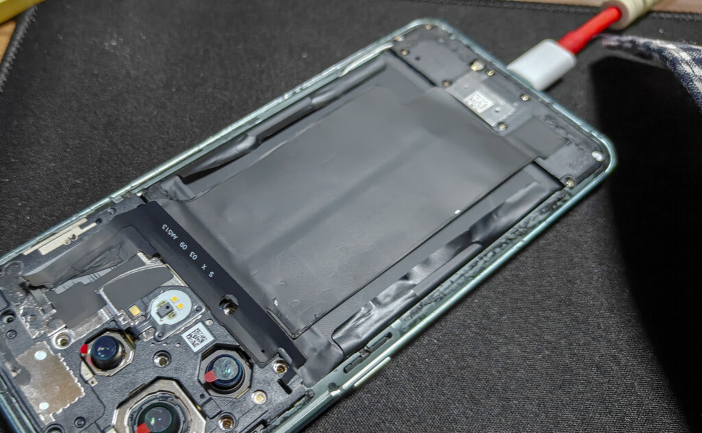 交換用のバッテリーに交換した所